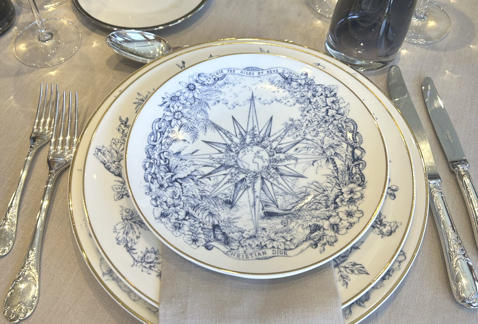 Tableware yacht
