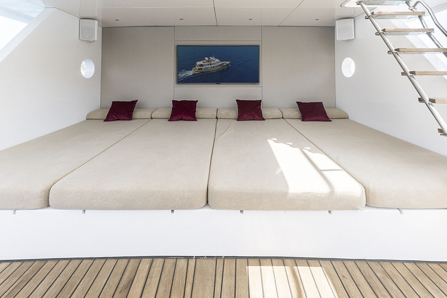 Upper Deck Siesta Lounge